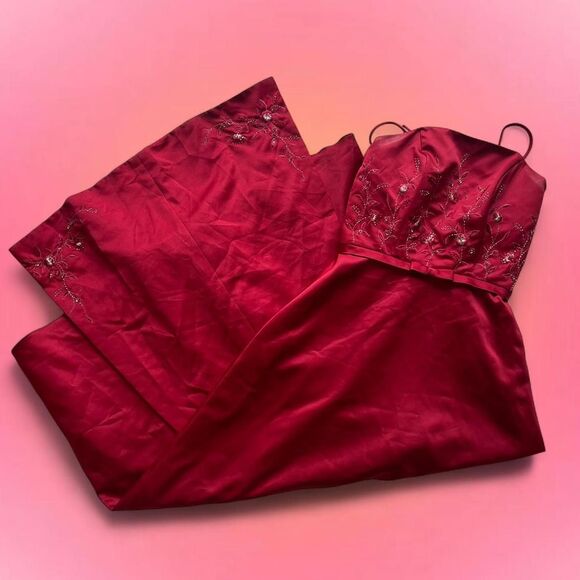 ALFRED ANGELO RED SATIN EMBROIDERED GOWN - Picture 1 of 8